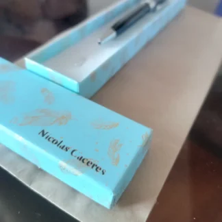 Bolígrafo elegante con caja grabada